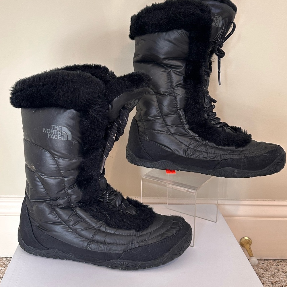 North Face Icepick Puffer Boots black 9.5 size